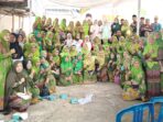 Anggota DPRD Sumsel Elvaria Novianti, S.E foto bersama masyarakat ketika reses di Kelurahan Jawa Kanan SS, Kecamatan Lubuk Linggau Timur II, Kota Lubuk Linggau