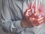 Penyakit jantung dapat memburuk dan menimbulkan komplikasi serius, seperti gagal jantung dan henti jantung mendadak, bila tidak ditangani dengan tepat. Penyakit jantung dapat memburuk dan menimbulkan komplikasi serius, seperti gagal jantung dan henti jantung mendadak, bila tidak ditangani dengan tepat.