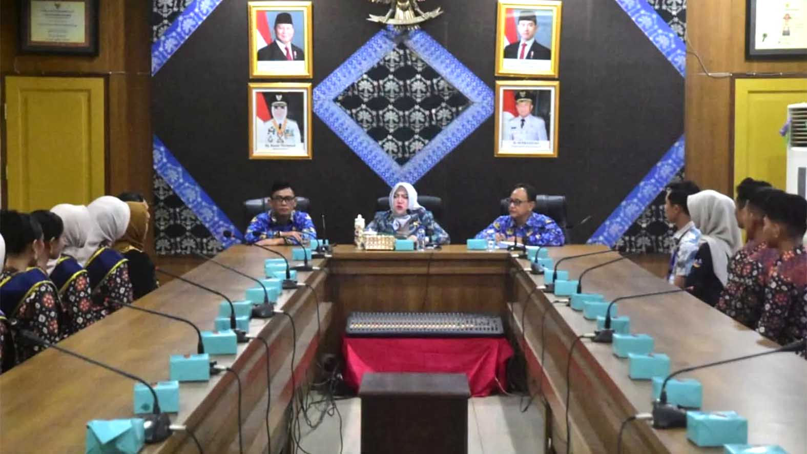 Bupati Musi Rawas Hj. Ratna Machmud saat audiensi dengan Finalis Bujang Dehe Kabupaten Musi Rawas