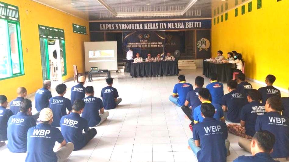 Lapas Narkotika Kelas IIA Muara Beliti menggelar Sidang Tim Pengamat Pemasyarakatan (TPP) Integrasi sebagai tahapan proses pengusulan hak integrasi berupa Pembebasan Bersyarat (PB) bagi warga binaan yang telah memenuhi persyaratan sesuai ketentuan perundang-undangan.