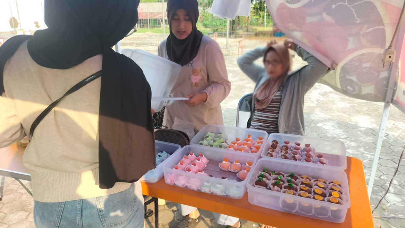 Booth penjualan mochi aneka rasa di kawasan Air Kuti, Kecamatan Lubuk Linggau Timur I. FOTO: DOK. PUTRI ANANDA