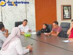 Mediator Hubungan Industrial Faezal Pratama memimpin mediasi penyelesaian atas perkara perselisihan PHK antara manajemen PT Musi Banyuasin Indah dengan pekerja Hendra Yanto. Foto: Dok. Pemkab Muba Mediator Hubungan Industrial Faezal Pratama memimpin mediasi penyelesaian atas perkara perselisihan PHK antara manajemen PT Musi Banyuasin Indah dengan pekerja Hendra Yanto. Foto: Dok. Pemkab Muba