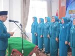 Ketua TP PKK Kabupaten Musi Rawas H Riza Novianto Gustam, saat melantik Ketua Tim Pembina Posyandu Kabupaten Musi Rawas, Rabu (29/7/2026).