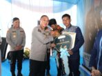 Berhasil gagalkan curas bersenpi hingga alami luka tembak, M. Reza Pahlevi dan M. Ikbal dapat penghargaan dari Kapolda Sumsel Irjen Pol. Dr. Sandi Nugroho, S.I.K., S.H., M.Hum, Selasa 28 Juli 2026. Foto: Dok. Polda Sumsel Berhasil gagalkan curas bersenpi hingga alami luka tembak, M. Reza Pahlevi dan M. Ikbal dapat penghargaan dari Kapolda Sumsel Irjen Pol. Dr. Sandi Nugroho, S.I.K., S.H., M.Hum, Selasa 28 Juli 2026. Foto: Dok. Polda Sumsel