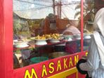 Rumah Makan Uni Lea, berlokasi di Jalan Bungur Kota L:ubuk Linggau, tepatnya di depan Gereja GKJ, dekat Muhammadiyah, kini menjadi salah satu pilihan utama bagi pecinta masakan Padang Rumah Makan Uni Lea Menu Khas Minang