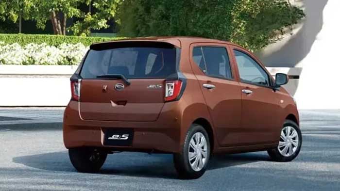 Daihatsu Mira e:S masih mengandalkan mesin bensin tiga silinder berkapasitas 660 cc tanpa turbo, konsumsi BBM capai 27 Km per liter. Foto: Dok. Daihatsu