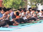 Shalat Istigasah digelar Polres Musi Rawas untuk memohon keselamatan, perlindungan personel serta turunnya hujan dari Allah SWT. Shalat Istigasah digelar Polres Musi Rawas untuk memohon keselamatan, perlindungan personel serta turunnya hujan dari Allah SWT.