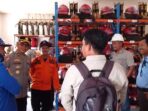 Anggota BPBD Muratara lakukan patroli serta pengecekan sarana dan prasarana (sarpras) penanggulangan Karhutla di wilayah perusahaan. Foto : Dok BPBD Muratara Anggota BPBD Muratara lakukan patroli serta pengecekan sarana dan prasarana (sarpras) penanggulangan Karhutla di wilayah perusahaan. Foto : Dok BPBD Muratara