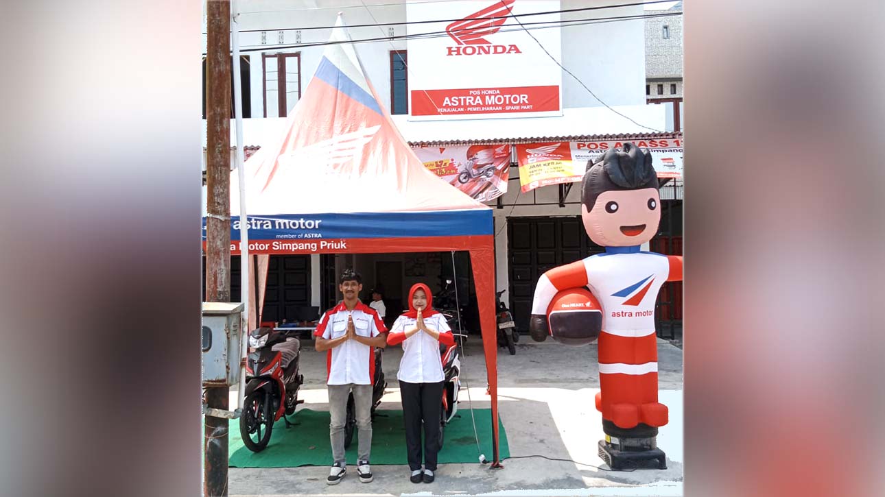 Terlihat beberapa marketing Motor Honda Pos Penjualan Astra Motor Merasi Kecamatan Tugumulyo. Sumber Foto : Marketing Astra Motor Pos Penjualan Merasi Kecamatan Tugumulyo.