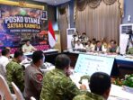 Prabowo Subianto, memimpin langsung Rapat Penanggulangan Karhutla di Sumatera Selatan Tahun 2026 yang digelar di Ruang VIP Bandara Sultan Mahmud Badaruddin II, Palembang, Senin 24 Agustus 2026. Foto: Dok. Polda Sumsel