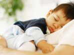 Penyebab bayi muntah lainnya yang patut diwaspadai adanya penyakit serius seperti meningitis, infeksi saluran kemih, atau usus buntu.