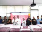 Tumpukan uang senilai Rp61,8 miliar hasil rampasan perkara korupsi penerbitan Surat Penguasaan Hak (SPH) perkebunan di Kabupaten Musi Rawas akhirnya dieksekusi Kejaksaan Negeri (Kejari) Musi Rawas. Tumpukan uang senilai Rp61,8 miliar hasil rampasan perkara korupsi penerbitan Surat Penguasaan Hak (SPH) perkebunan di Kabupaten Musi Rawas akhirnya dieksekusi Kejaksaan Negeri (Kejari) Musi Rawas.