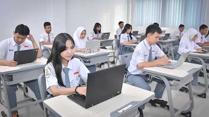 Ilustrasi pelaksanaan tes kemampuan akademik (TKA) jenjang SMA, MA, SMK, dan sederajat tahun 2026 (Kemendikdasmen)